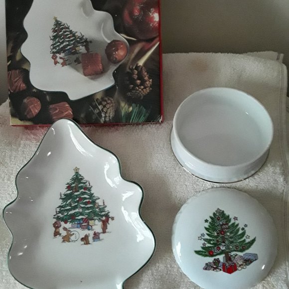 Lot of Two - Christmas Tree Dish - NIB and Christmas Tree Covered Keepsake Box - Picture 1 of 6